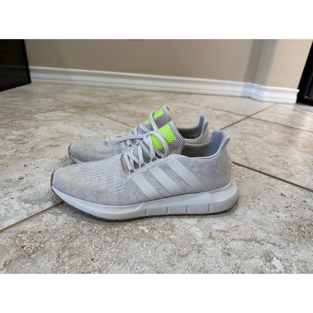 Adidas Men’s Sneakers – Size 10.5 (Cream/White)